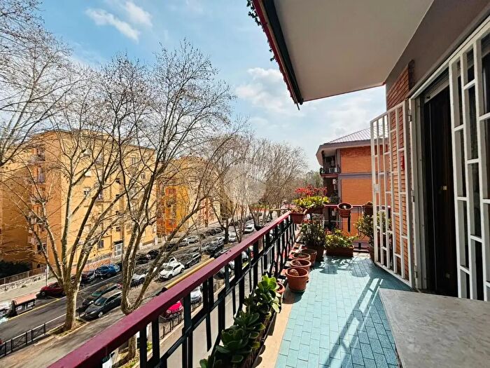 Appartamento trilocale in vendita in Viale Tor Marancia, Roma