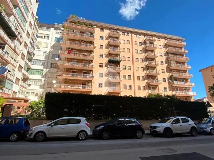 Appartamento quadrilocale in affitto in Via Giorgio dAntiochia, Palermo