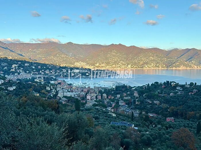 Appartamento trilocale in vendita in Via Partigiano Berto Solimano, Santa Margherita Ligure