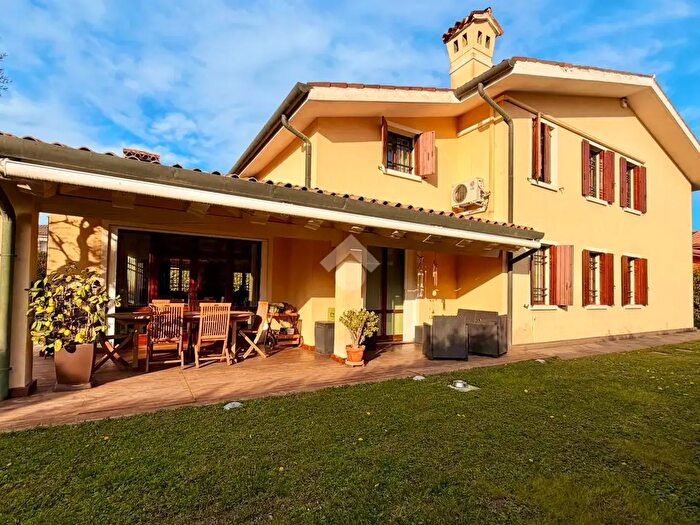 Casa con 5 locali in vendita in Via Scapacchiò, Selvazzano Dentro