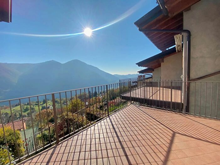 Appartamento bilocale in vendita in Strada AltaBianzano, Bianzano