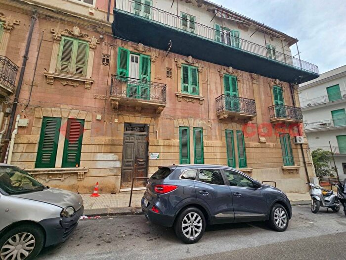 Appartamento trilocale in affitto in Via Cavalluccio, Centro Storico, Messina