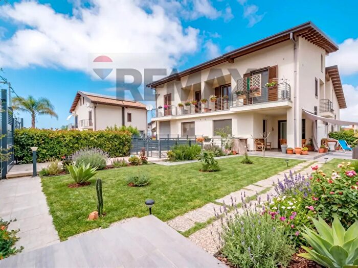 Casa con 7 locali in vendita in Via Faraona, Villabate