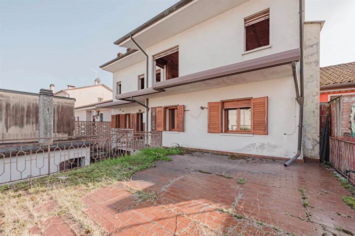 Casa con 11 locali in vendita in Pieve di Soligo, Pieve Di Soligo