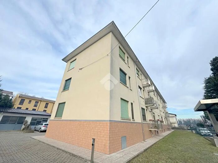 Appartamento trilocale in vendita in Via Sacro Monte, Fagnano Olona