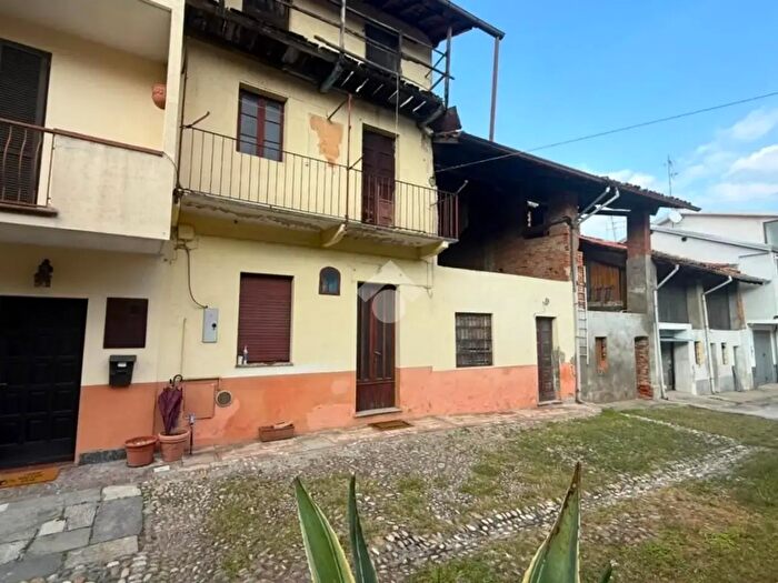 Casa con 5 locali in vendita in Via S Giorgio, Cerano