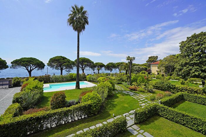 Appartamento bilocale in vendita in Lungolago Giuseppe Zanardelli, Toscolano Maderno