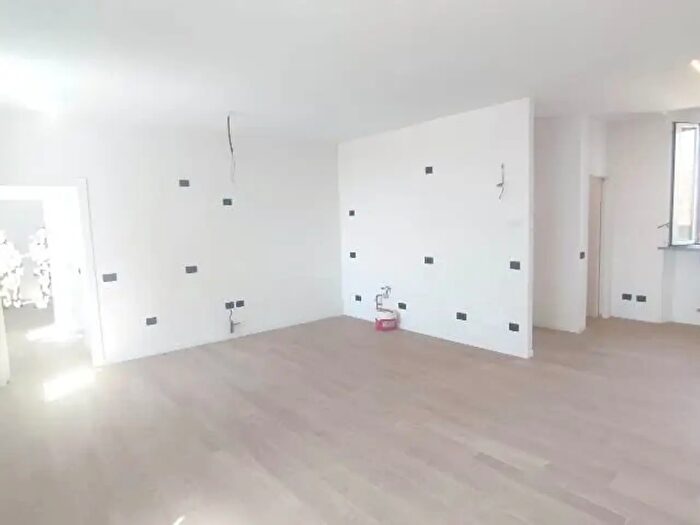 Appartamento con 6 locali in vendita in Cava Manara