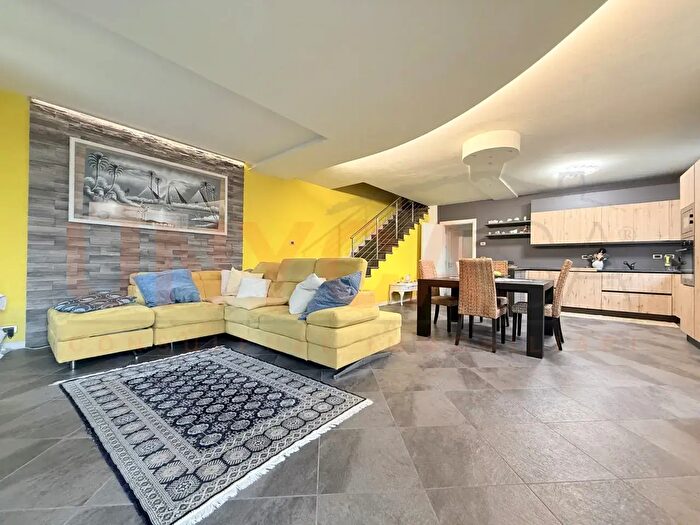 Casa quadrilocale in vendita in Via Capitello, Veggiano
