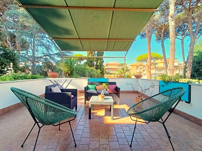 Casa con 6 locali in vendita in Via Ardeatina, Anzio