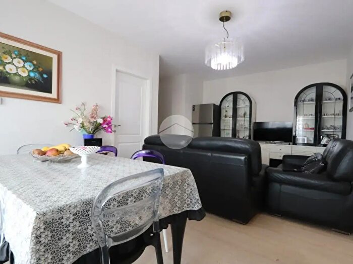 Appartamento quadrilocale in vendita in Via Cesare Pavese, Tortoreto