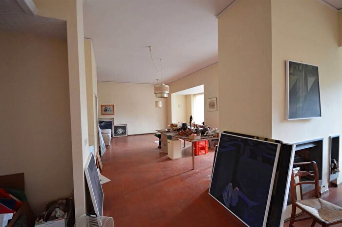 Casa con 11 locali in vendita in San Casciano in Val di Pesa, San Casciano In Val Di Pesa