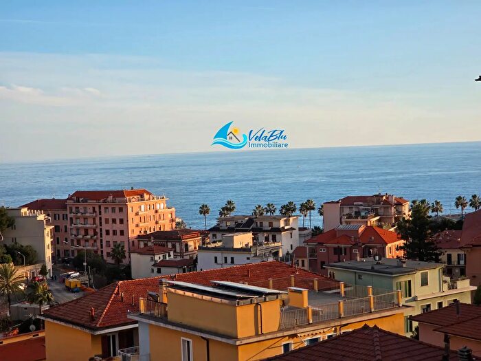 Appartamento con 6 locali in vendita in Via Don Giovanni Minzoni, Imperia