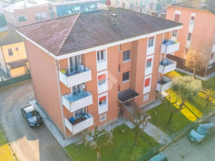 Appartamento quadrilocale in vendita in Via Giovannini, Baricella