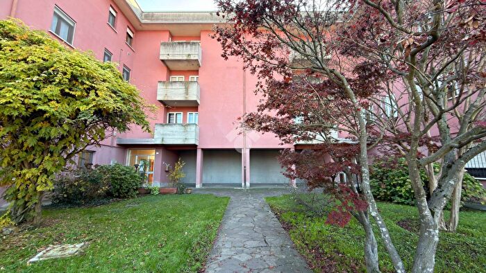 Appartamento trilocale in vendita in Via Patrice Lumumba, Suzzara