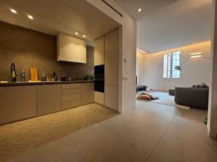 Appartamento trilocale in affitto in Via San Carlo, Centro Storico, Modena