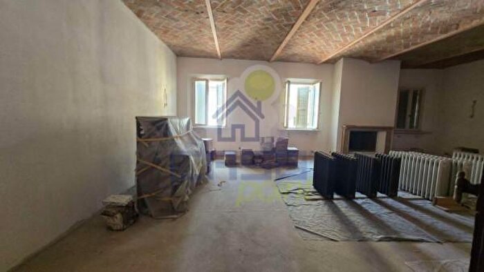 Appartamento con 6 locali in vendita in Via Beccaria, Guastalla