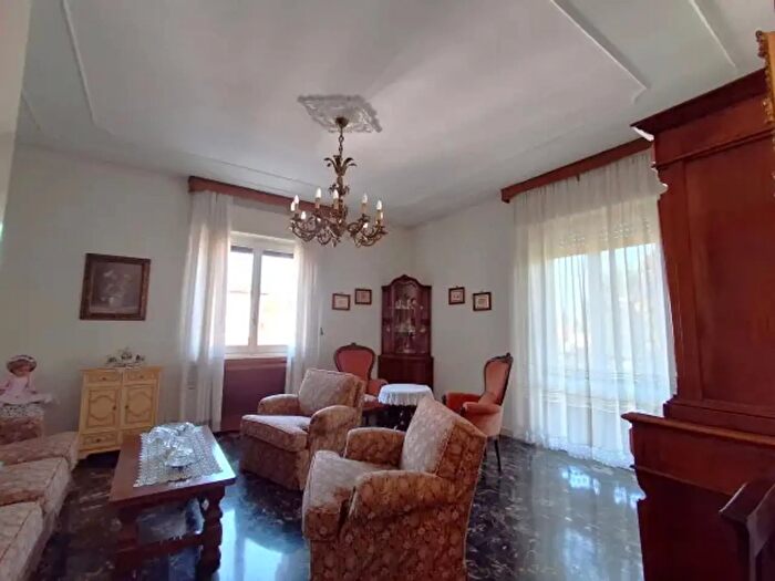 Appartamento con 5 locali in vendita in Via Giosuè Carducci, Casteggio