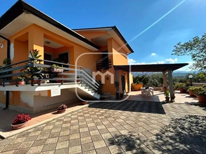 Casa con 6 locali in vendita in Contrada Colle dall'Ara, Cori