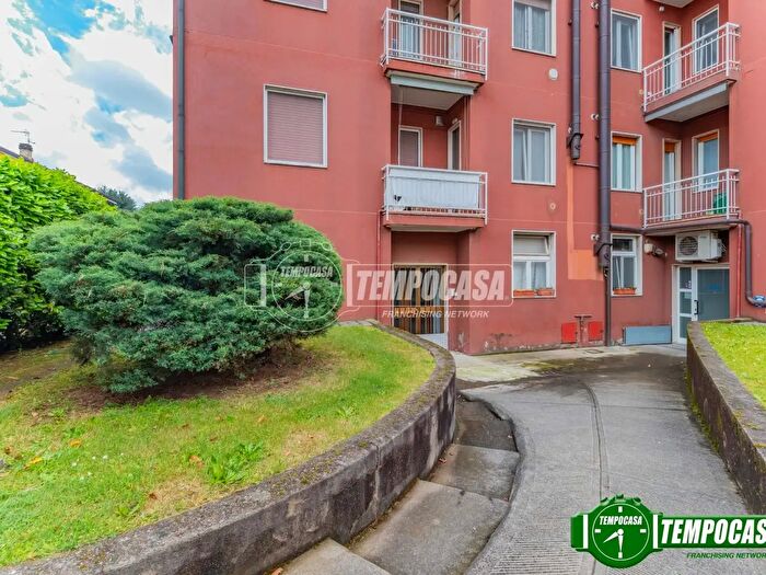 Casa con 5 locali in vendita in Via Alessandro Manzoni, Marcallo Con Casone