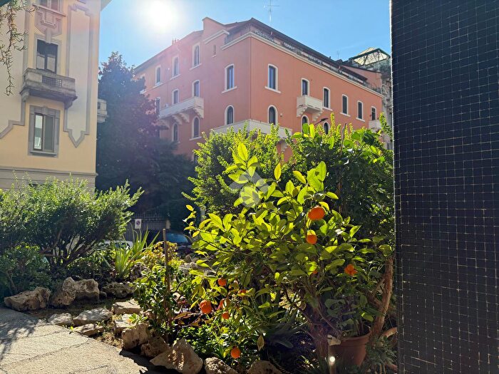 Appartamento trilocale in vendita in Via Alessandro Stradella, Milano