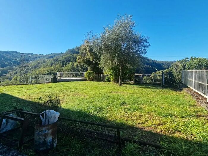 Casa con 7 locali in vendita in Fivizzano