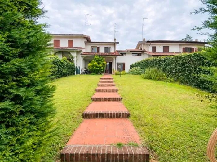 Casa quadrilocale in vendita in Via Vittorio Emanuele II, Albinea