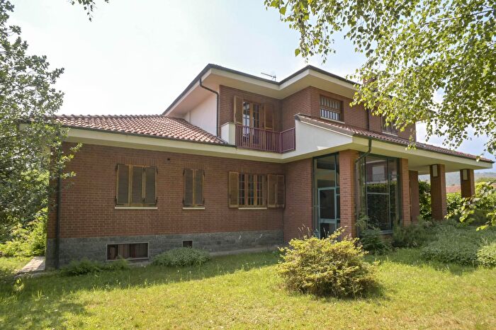 Casa con 12 locali in vendita in Stradale Torino, Corio