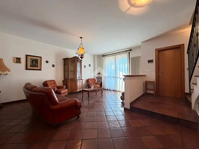 Casa quadrilocale in vendita in Via Albisola, Cesena