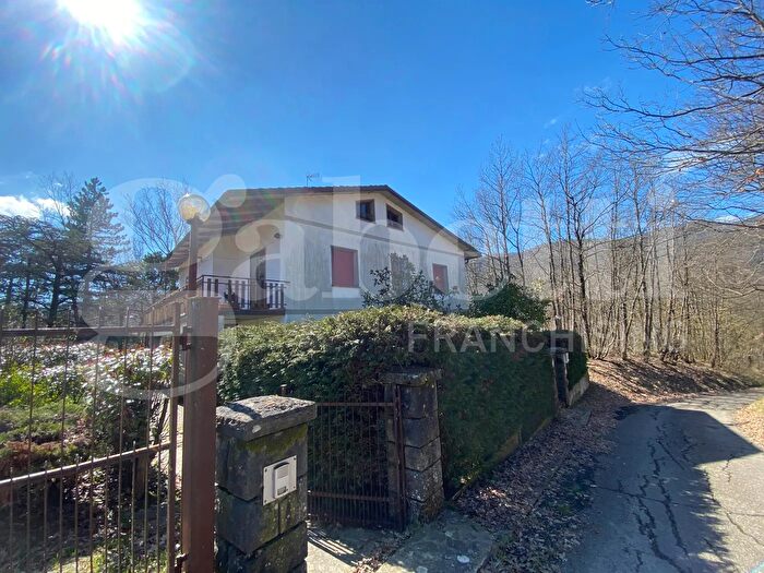 Casa con 12 locali in vendita in Via Pieralli, Castiglione Dei Pepoli