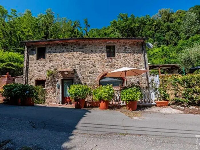 Casa con 5 locali in vendita in Via dei Larici, Villa Basilica