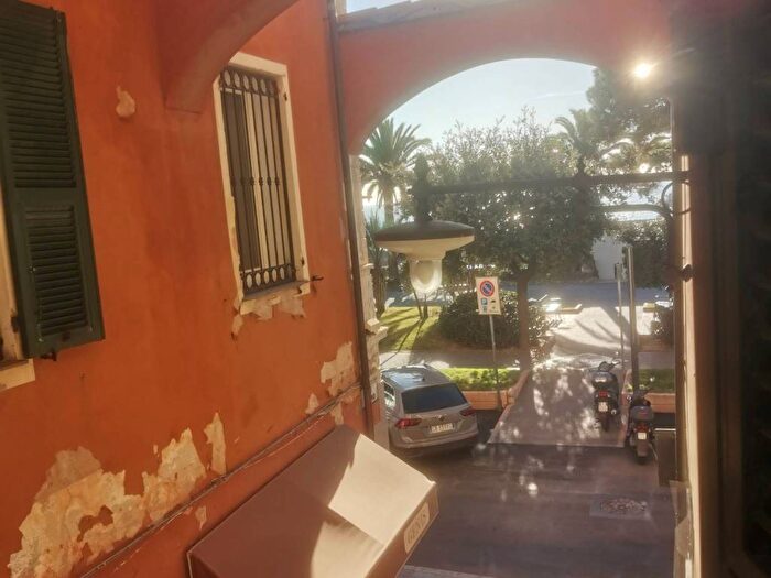 Appartamento bilocale in affitto in Vico Tubino, Centro, Finale Ligure