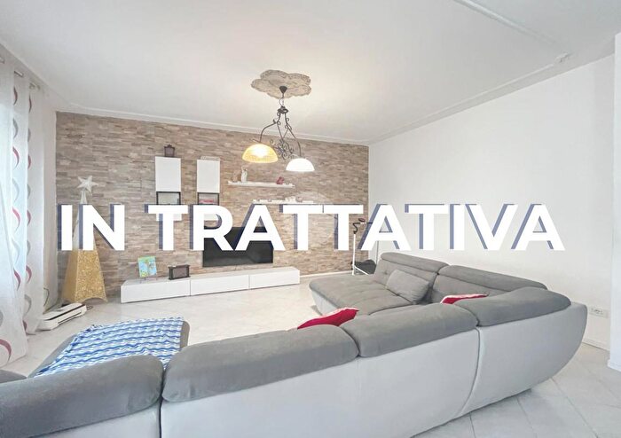 Casa trilocale in vendita in Via S Valentino, Trenzano