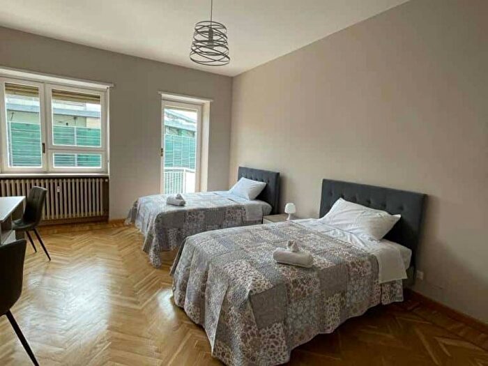 Appartamento quadrilocale in affitto in Piazza della Repubblica, Aurora, Torino