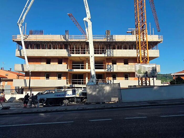Appartamento con 6 locali in vendita in Via Maggini, Ancona