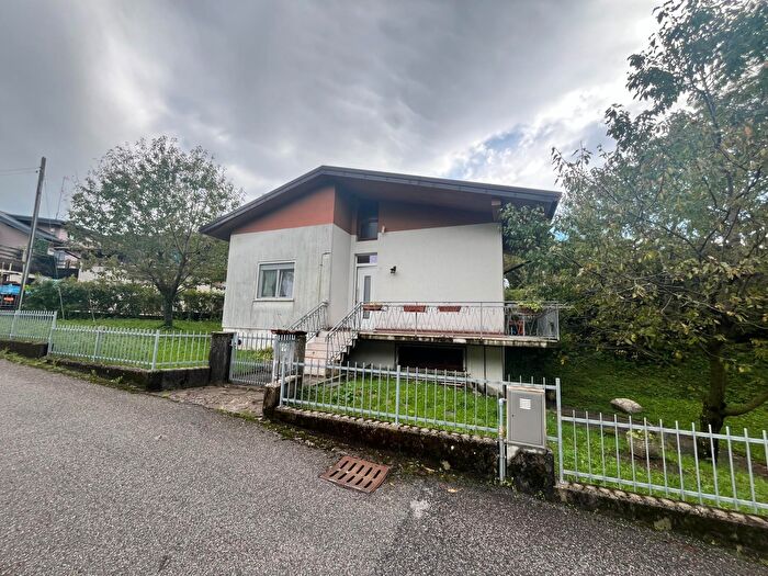 Casa bilocale in vendita in Via Val, Forgaria Nel Friuli