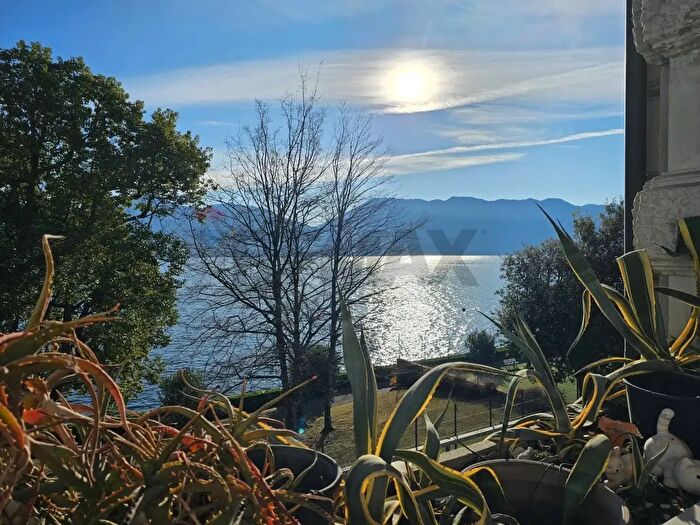 Appartamento trilocale in vendita in Via Nazionale, Oggebbio