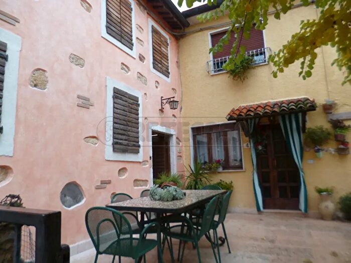 Casa trilocale in affitto in Contrada dai Guarda, Montebello Vicentino