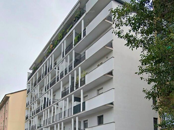 Appartamento trilocale in affitto in Via Livigno, Dergano, Milano