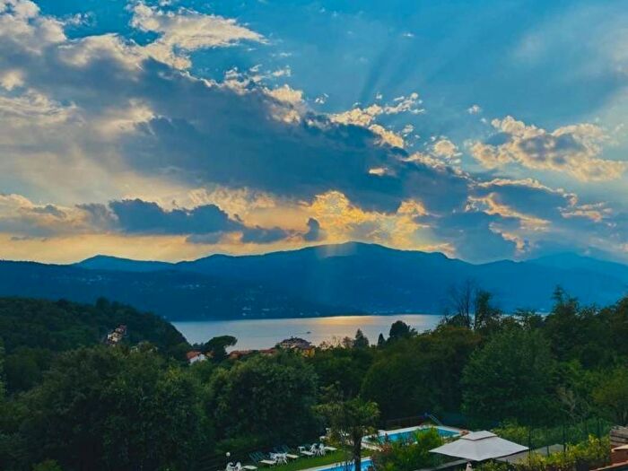 Appartamento bilocale in affitto in Leggiuno