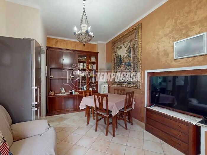 Appartamento trilocale in vendita in Via Gaspero Barbera, Torino