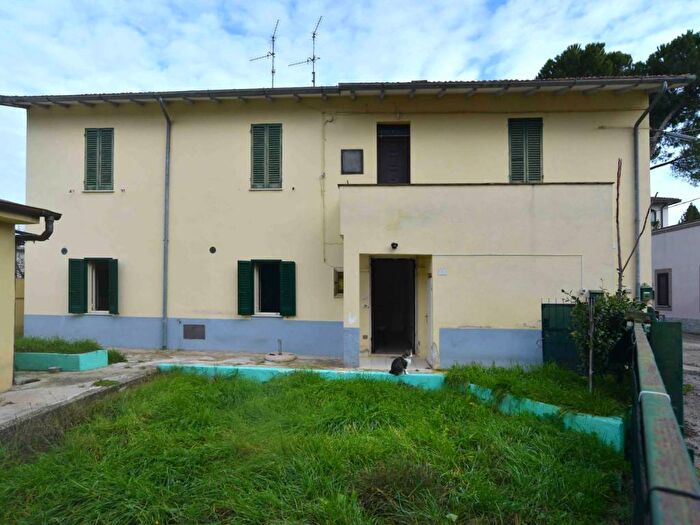 Appartamento con 5 locali in vendita in Viale Firenze, Viale Firenze Paciana, Foligno