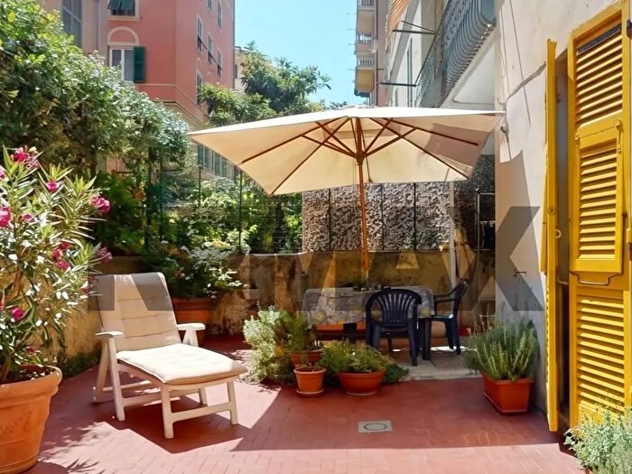 Appartamento con 5 locali in vendita in Via Tevere, Genova