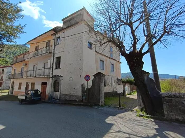 Appartamento con 5 locali in vendita in Via Calabrano, Giffoni Valle Piana