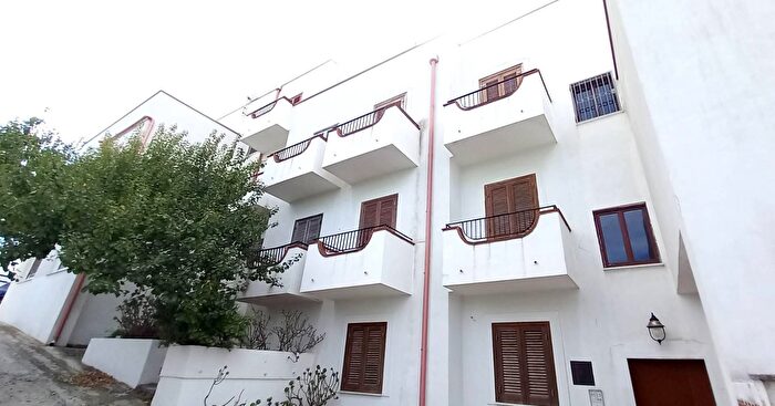 Appartamento quadrilocale in vendita in Via Valle delle Noci, Vico Del Gargano