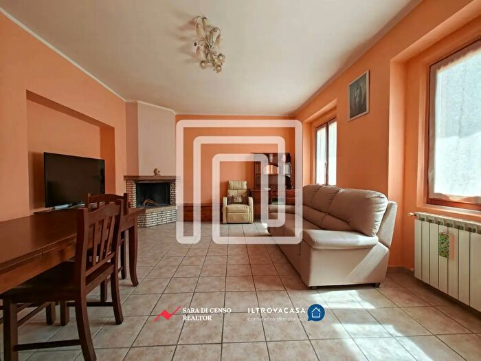 Appartamento trilocale in vendita in Via San Lorenzo, Prezza