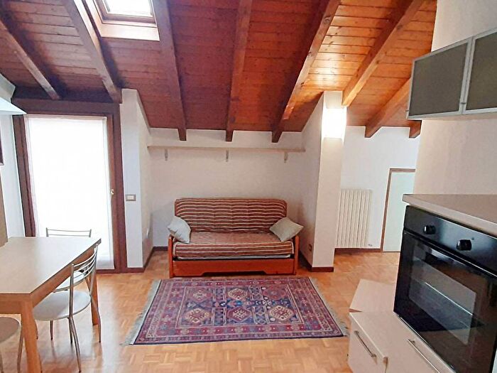 Casa bilocale in affitto in Via Don Luigi Sturzo, Parco, Monza