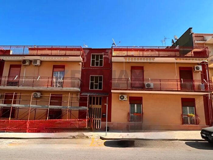 Appartamento con 6 locali in vendita in Priolo Gargallo