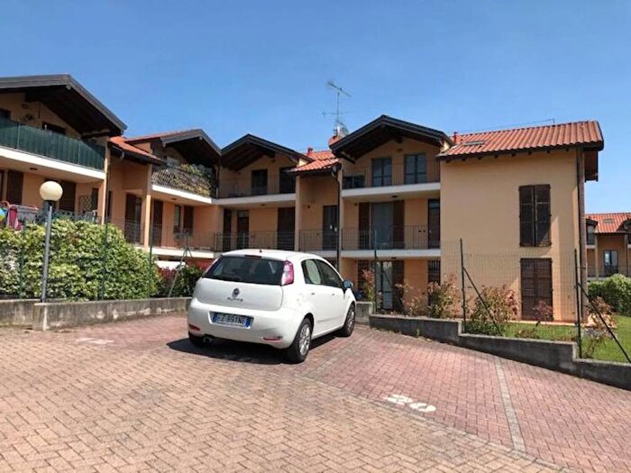 Appartamento bilocale in affitto in Via Trento, Varano Borghi