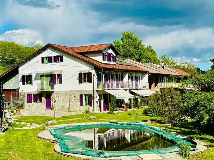 Casa con 10 locali in vendita in Regione Torrazza Cinzano, Cinzano